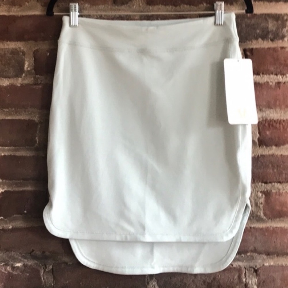 Lululemon skirt size 6